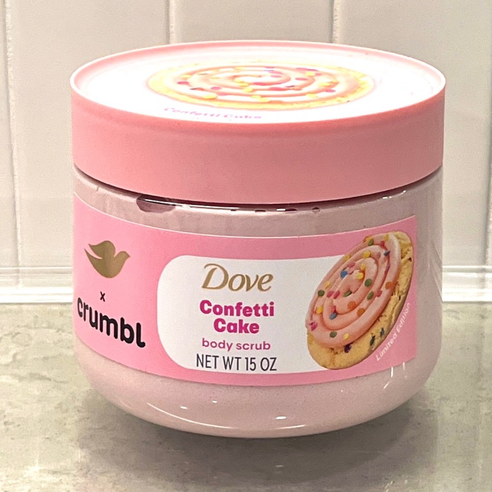 Dove x Crumbl Confetti Cake Scrub x1